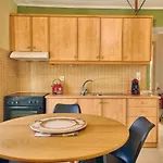 Mika\'S Valley View House